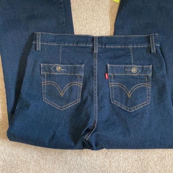 Levi flare Jeans perfectly slimming size 10m in excellent pre-owned cond… - Picture 8 of 9